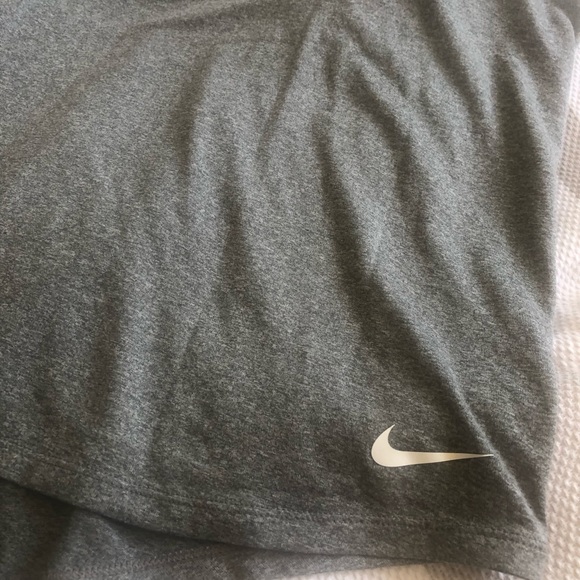 Nike dry-fit tank top - Picture 2 of 4